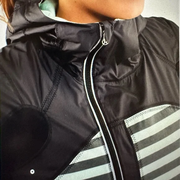 Lululemon Sea Stripe Mint Moment Black Jacket - Picture 2 of 7